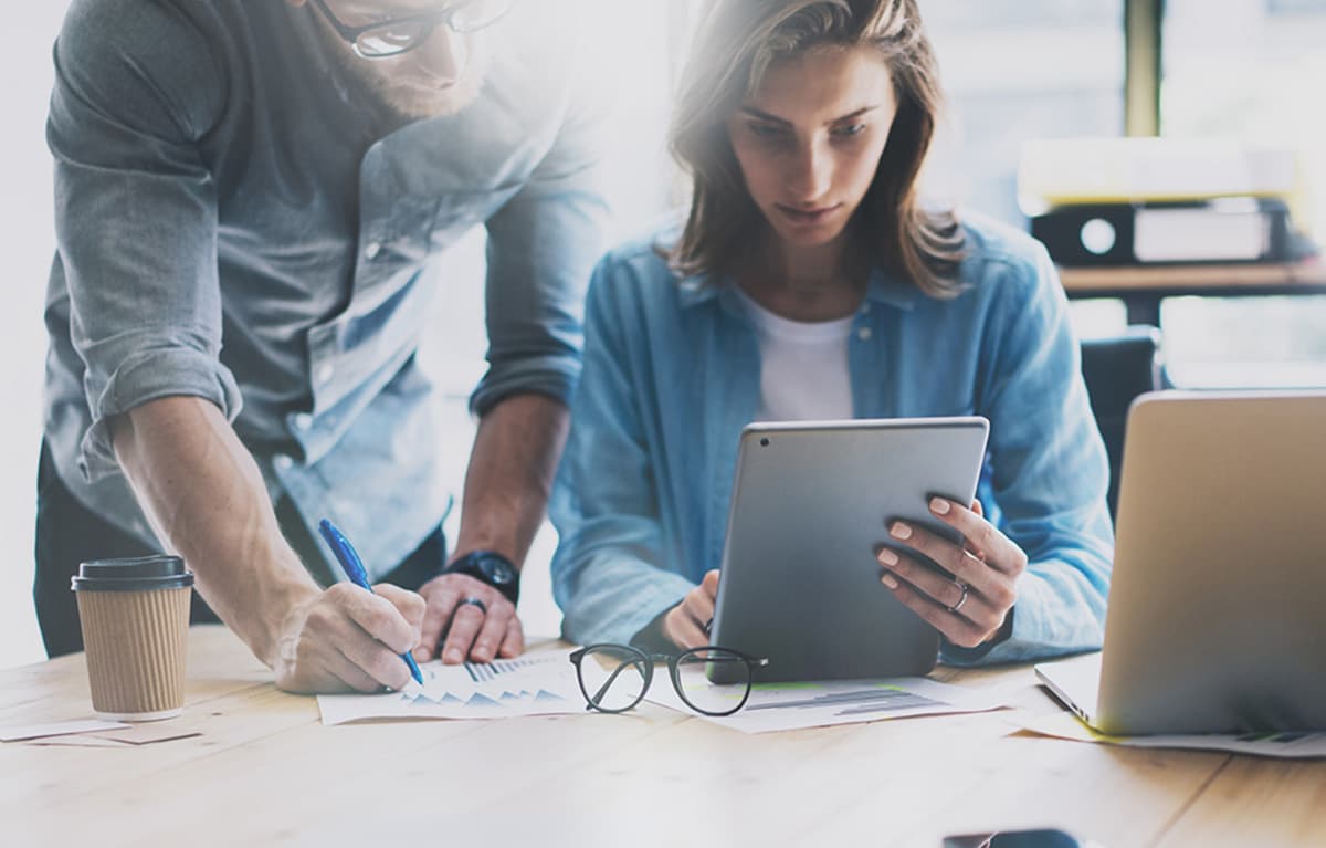 Why Insurance Agents Should Use e-Apps Instead of Paper Applications